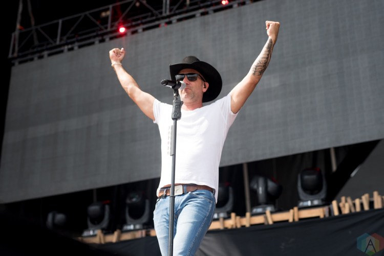 Craig Campbell performs at Faster Horses Music Festival in Michigan on July 21, 2017. (Photo: Jennifer Boris/Aesthetic Magazine)