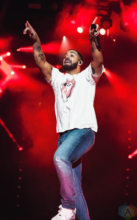 Drake performs with DVSN at Nathan Phillips Square in Toronto on July 2, 2017. (Photo: Anton Mak/Aesthetic Magazine)