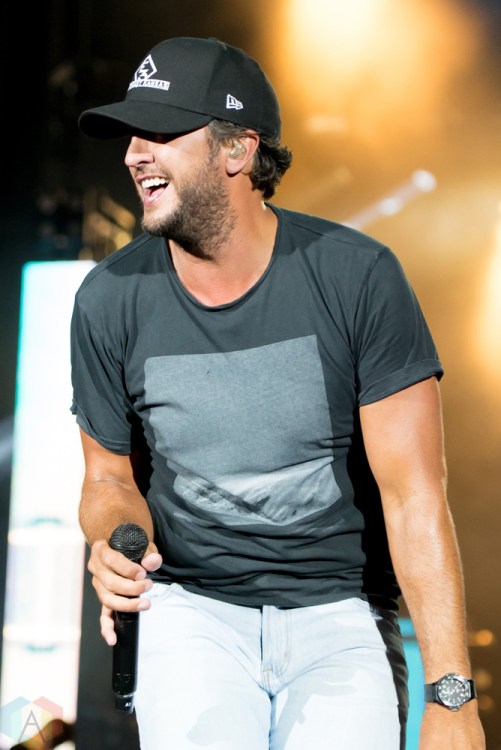 Luke Bryan performs at the Faster Horses Music Festival in Michigan on July 23, 2017. (Photo: Jennifer Boris/Aesthetic Magazine)