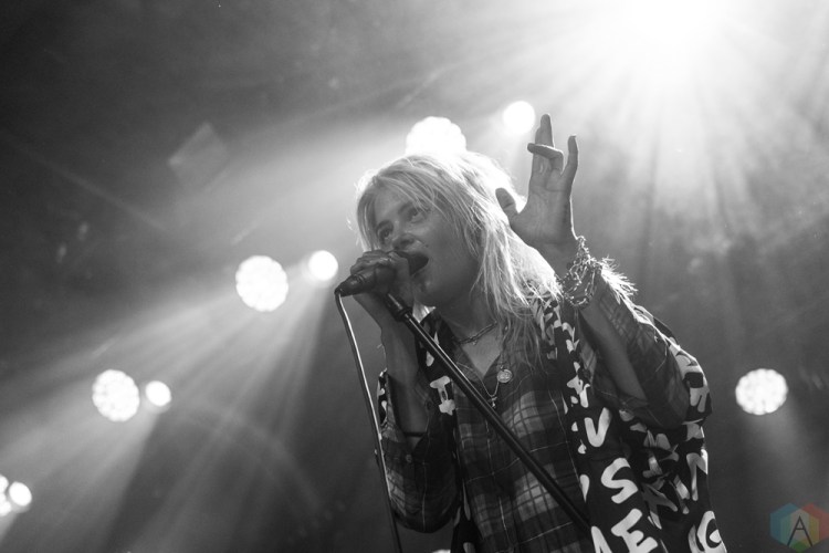 The Kills perform at Brooklyn Steel in Brooklyn, New York on July 21, 2017. (Photo: Saidy Lopez/Aesthetic Magazine)