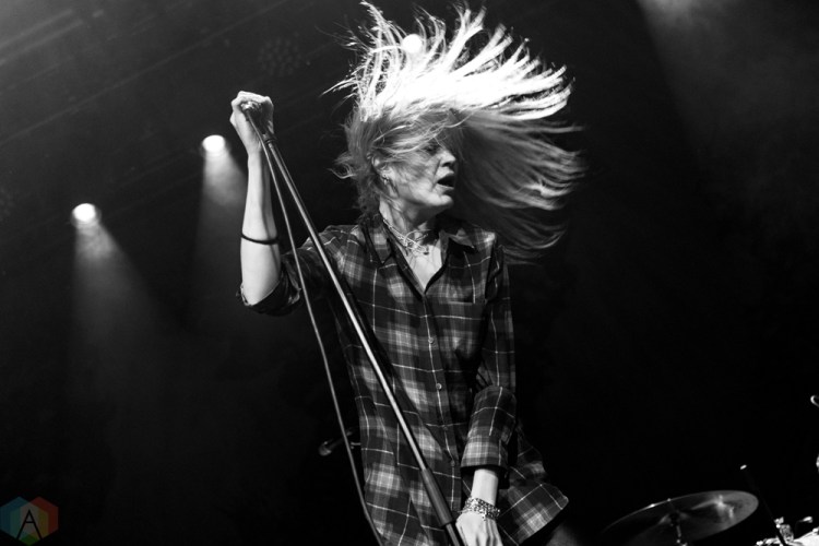 The Kills perform at Brooklyn Steel in Brooklyn, New York on July 21, 2017. (Photo: Saidy Lopez/Aesthetic Magazine)