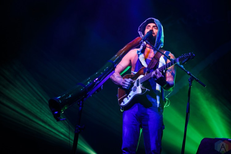 Xavier Rudd performs at Danforth Music Hall in Toronto on July 19, 2017. (Photo: Lindsay Duncan/Aesthetic Magazine)