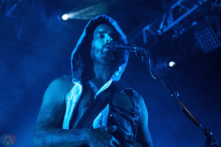 Xavier Rudd performs at Hillside Festival on July 16, 2017. (Photo: Morgan Hotston/Aesthetic Magazine)