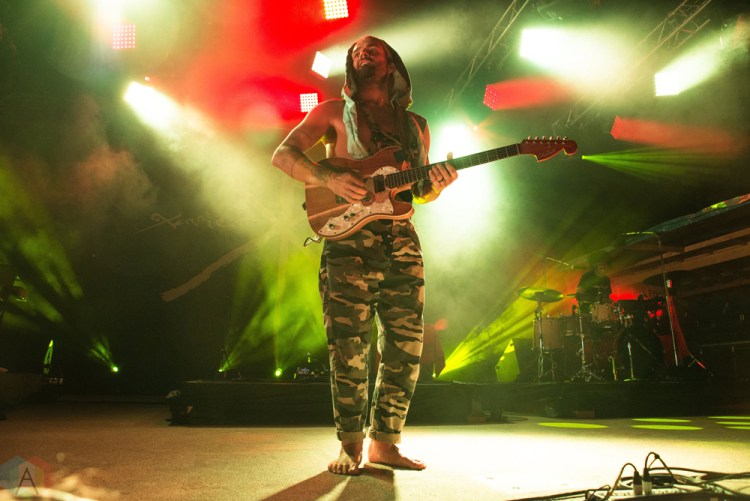Xavier Rudd performs at Hillside Festival on July 16, 2017. (Photo: Morgan Hotston/Aesthetic Magazine)