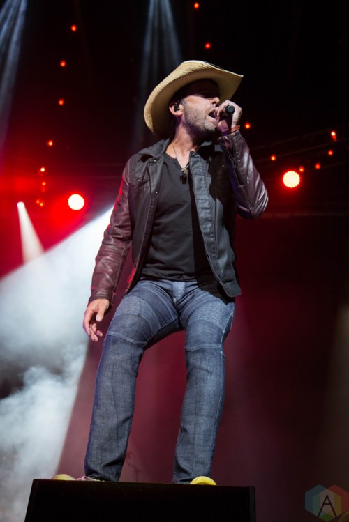 Dean Brody performs at Budweiser Stage in Toronto on August 24, 2017. (Photo: Sarah McNeil/Aesthetic Magazine)