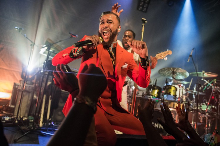 Jidenna performs at Venue Nightclub in Vancouver on August 27, 2017. (Photo: Quinn Middleton/Aesthetic Magazine)