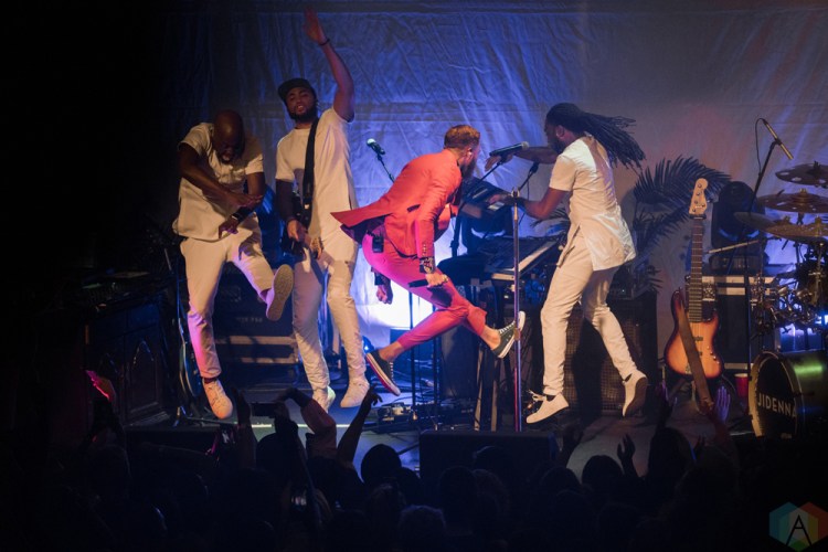 Jidenna performs at Venue Nightclub in Vancouver on August 27, 2017. (Photo: Quinn Middleton/Aesthetic Magazine)