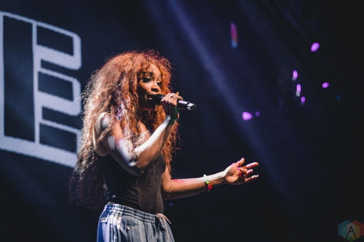 SZA performs at Rebel in Toronto on August 23, 2017. (Photo: Anton Mak/Aesthetic Magazine)