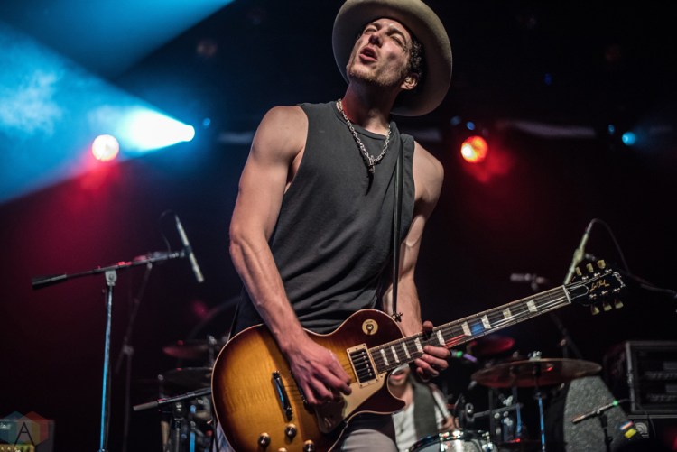 The Dives perform at El Rey Theatre in Los Angeles on August 25, 2017. (Photo: Boston Schulz/Aesthetic Magazine)