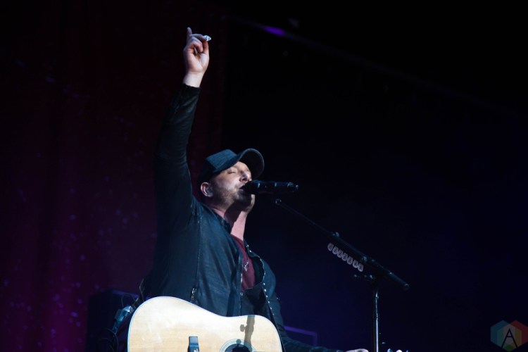 Tim Hicks performs at Budweiser Stage in Toronto on August 24, 2017. (Photo: Sarah McNeil/Aesthetic Magazine)
