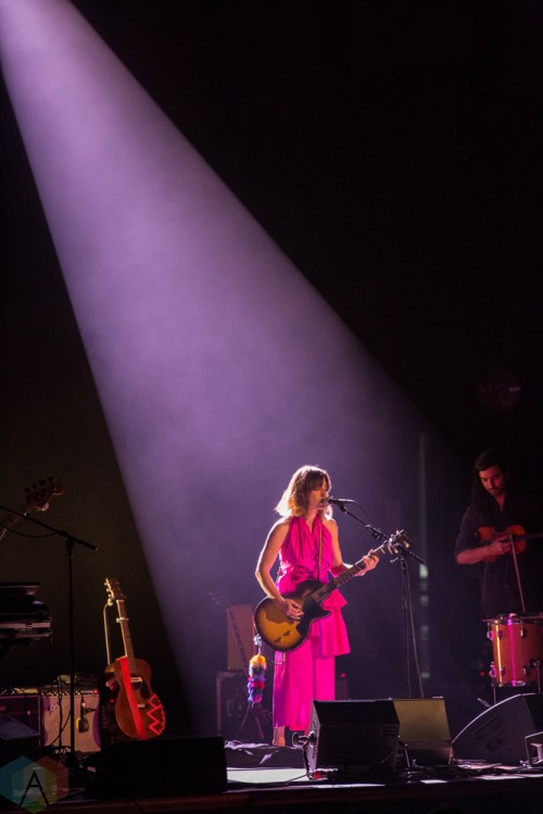 Feist performs at Massey Hall in Toronto on September 24, 2017. (Photo: Brendan Albert/Aesthetic Magazine)