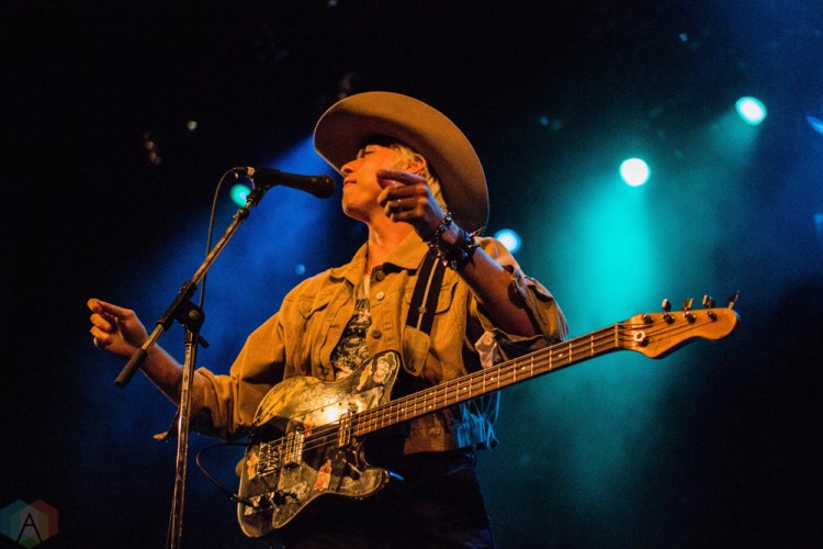 The Garden performs at Vogue Theatre in Vancouver on September 12, 2017. (Photo: Emily Chin/Aesthetic Magazine)
