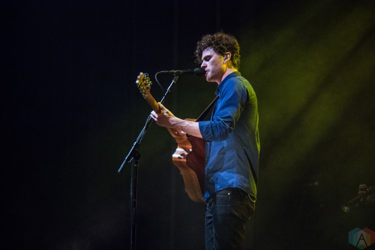 Vance Joy performs at Vogue Theatre in Vancouver on September 27, 2017. (Photo: Emily Chin/Aesthetic Magazine)