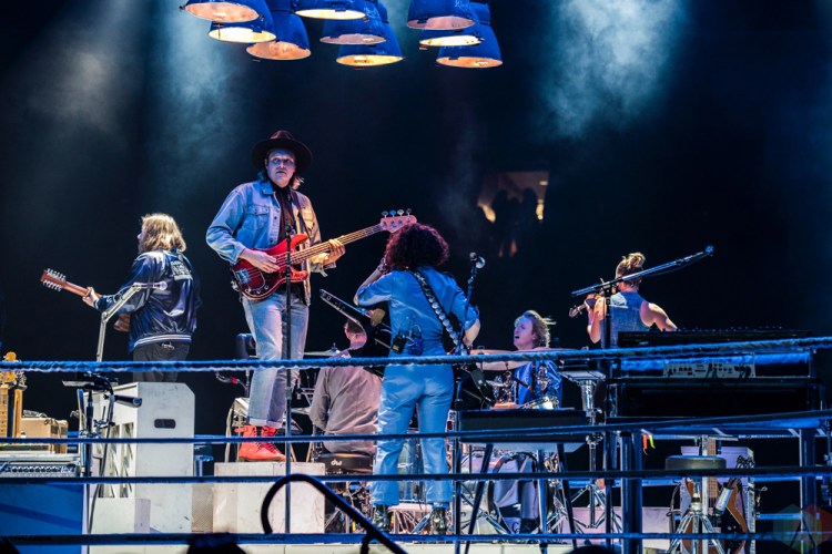 SEATTLE, WA - OCTOBER 15: Arcade Fire performs at KeyArena in Seattle on October 15, 2017. (Photo: Kevin Tosh/Aesthetic Magazine)