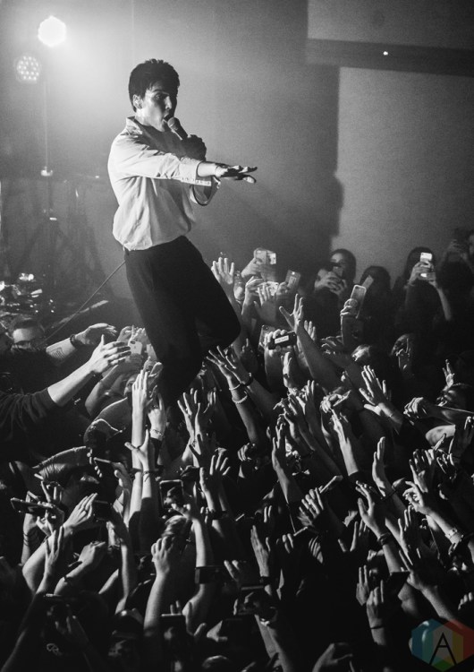 DETROIT, MI - OCTOBER 21: Bad Suns performs at St. Andrew's Hall in Detroit on October 21, 2017. (Photo: Ciara Glagola/Aesthetic Magazine)