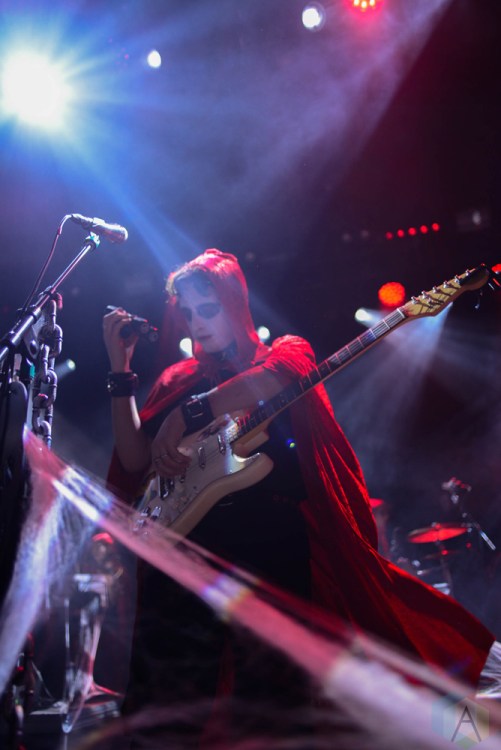 BROOKLYN, NY - OCTOBER 28: Beach Fossils performs at Brooklyn Steel in Brooklyn, New York on October 28, 2017. (Photo: Bryceson Center/Aesthetic Magazine)