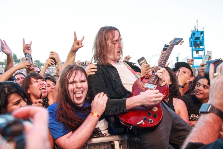 Cage The Elephant performs at CalJam 2017 at Glen Helen Amphitheatre in San Bernardino, California on October 7, 2017. (Photo: James Alvarez/Aesthetic Magazine)