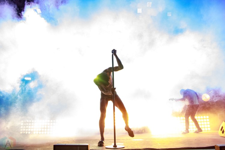 Cage The Elephant performs at CalJam 2017 at Glen Helen Amphitheatre in San Bernardino, California on October 7, 2017. (Photo: James Alvarez/Aesthetic Magazine)
