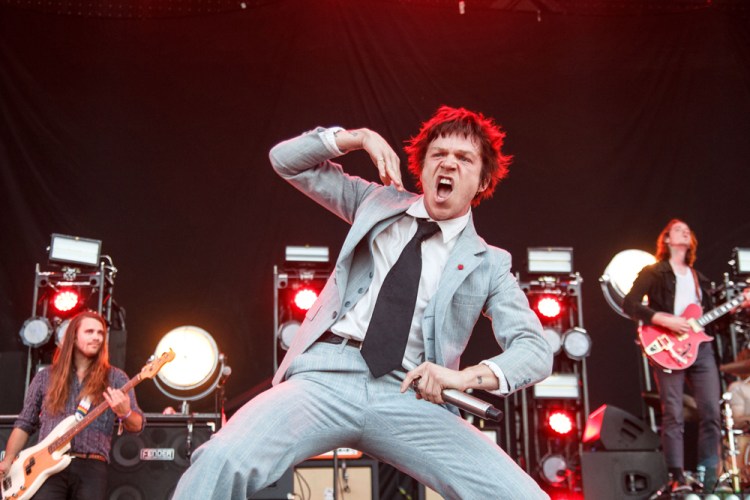 Cage The Elephant performs at CalJam 2017 at Glen Helen Amphitheatre in San Bernardino, California on October 7, 2017. (Photo: James Alvarez/Aesthetic Magazine)