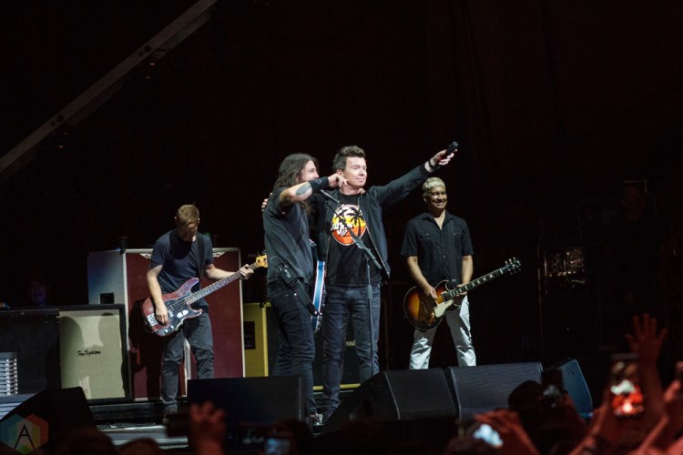 Foo Fighters performs at CalJam 2017 at Glen Helen Amphitheatre in San Bernardino, California on October 7, 2017. (Photo: James Alvarez/Aesthetic Magazine)