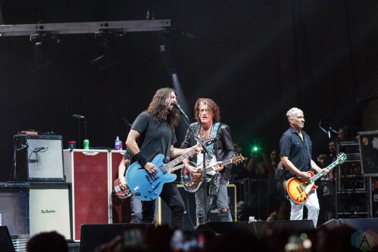 Foo Fighters performs at CalJam 2017 at Glen Helen Amphitheatre in San Bernardino, California on October 7, 2017. (Photo: James Alvarez/Aesthetic Magazine)