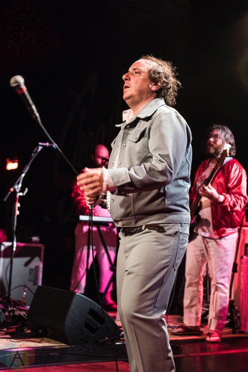 SEATTLE, WA - OCTOBER 18: Har Mar Superstar performs at The Showbox in Seattle on October 18, 2017. (Photo: Kevin Tosh/Aesthetic Magazine)