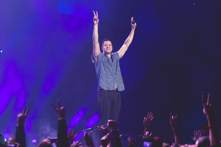 Imagine Dragons performs at Rogers Arena in Vancouver on October 8, 2017. (Photo: Isaac Wray/Aesthetic Magazine)