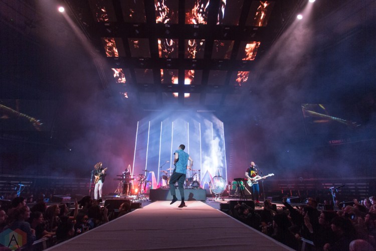 Imagine Dragons performs at Rogers Arena in Vancouver on October 8, 2017. (Photo: Isaac Wray/Aesthetic Magazine)