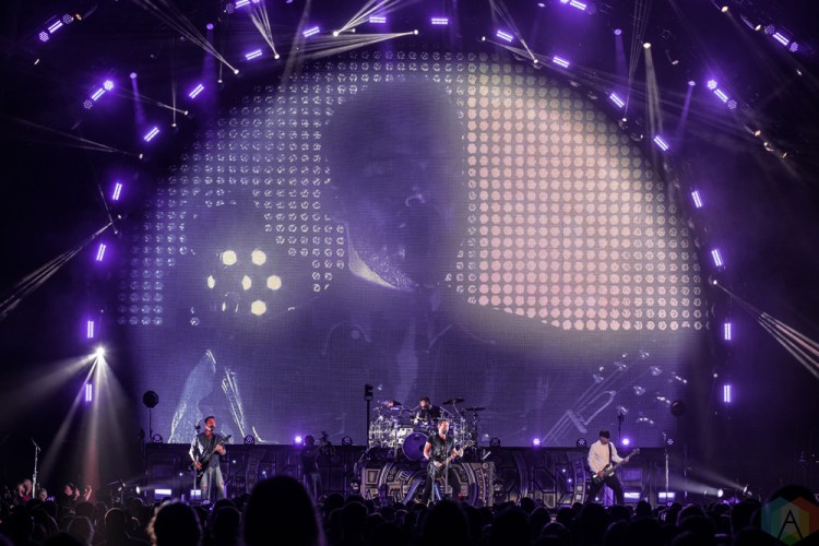 Nickelback performs at Rogers Arena in Vancouver on October 1, 2017. (Photo: Quinn Middleton/Aesthetic Magazine)