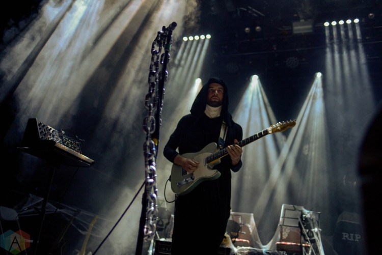 BROOKLYN, NY - OCTOBER 28: Raener performs at Brooklyn Steel in Brooklyn, New York on October 28, 2017. (Photo: Bryceson Center/Aesthetic Magazine)
