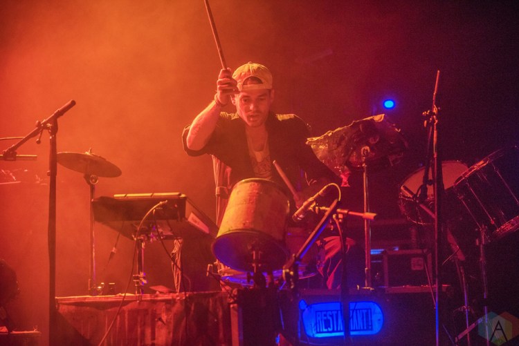 MANCHESTER, UK - OCTOBER 27: Restavrant performs at Manchester Academy in Manchester, UK on October 27, 2017. (Photo: Sabrina Ramdoyal/Aesthetic Magazine)