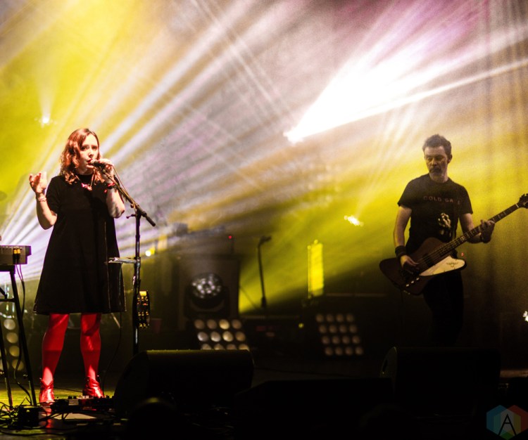 LOS ANGELES, CA - OCTOBER 29: Slowdive performs at The Wiltern in Los Angeles on October 29, 2017. (Photo: Amanda Witt/Aesthetic Magazine)