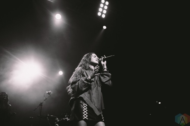 BIRMINGHAM, UK - OCTOBER 25: Taya performs at O2 Academy Birmingham in Birmingham, UK on October 25, 2017. (Photo: Caitlin Molton/Aesthetic Magazine)