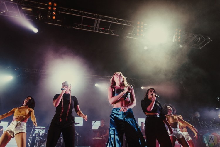 BIRMINGHAM, UK - OCTOBER 25: Zara Larsson performs at O2 Academy Birmingham in Birmingham, UK on October 25, 2017. (Photo: Caitlin Molton/Aesthetic Magazine)