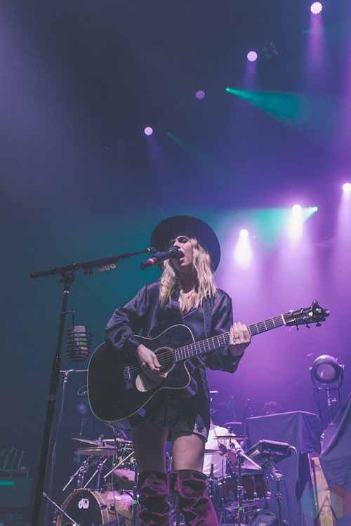 NEW YORK, NY - OCTOBER 21: ZZ Ward performs at Hammerstein Ballroom in New York City on October 21, 2017. (Photo: Gina Garcia/Aesthetic Magazine)
