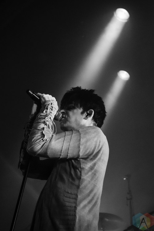 SEATTLE, WA - NOVEMBER 22: Gary Numan performs at Neptune Theatre in Seattle on November 22, 2017. (Photo: Kevin Tosh/Aesthetic Magazine)