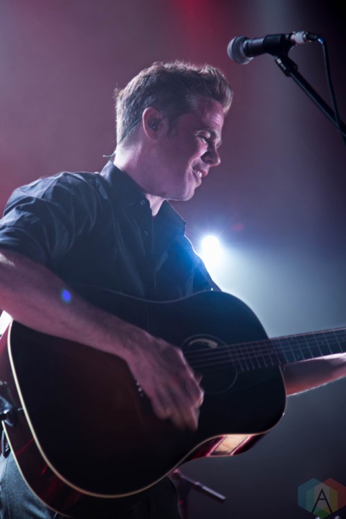 TORONTO, ON - NOVEMBER 8: Josh Ritter performs at The Opera House in Toronto on November 8, 2017. (Photo: Sarah McNeil/Aesthetic Magazine)