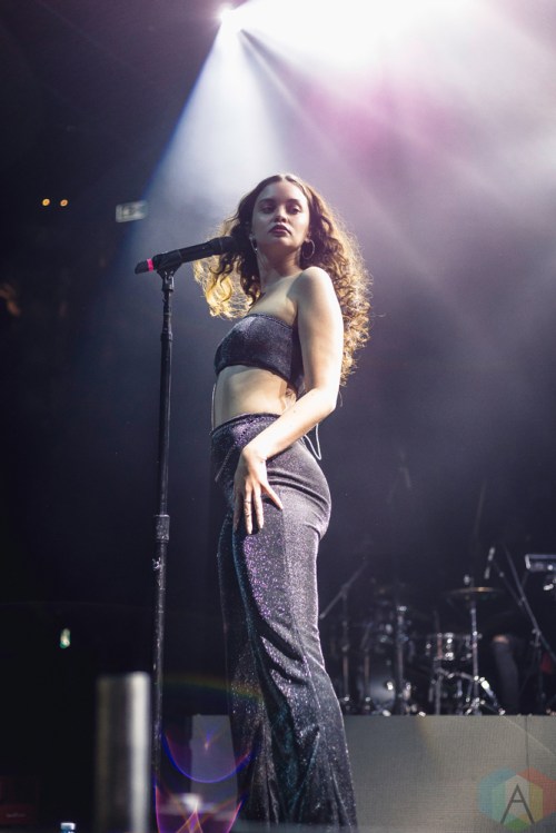 TORONTO, ON - NOVEMBER 14: Sabrina Claudio performs at Rebel in Toronto on November 14, 2017. (Photo: Anton Mak/Aesthetic Magazine)