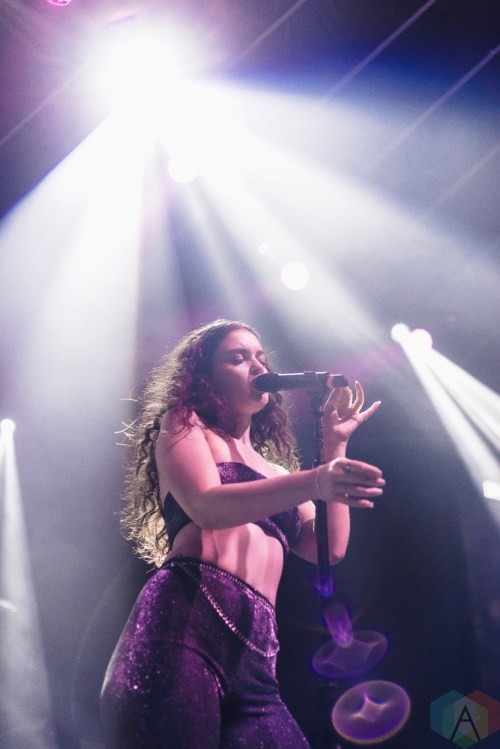 TORONTO, ON - NOVEMBER 14: Sabrina Claudio performs at Rebel in Toronto on November 14, 2017. (Photo: Anton Mak/Aesthetic Magazine)
