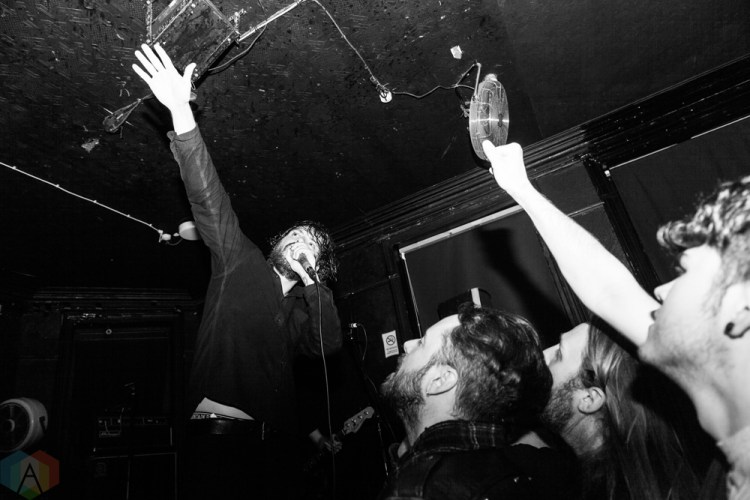 MANCHESTER, UK - NOVEMBER 18: Single Mothers performs at Star And Garter in Manchester on November 18, 2017. (Photo: Priti Shikotra/Aesthetic Magazine)