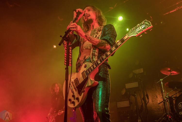 MANCHESTER, UK - NOVEMBER 24: The Darkness performs at Manchester Academy in Manchester, UK on November 24, 2017. (Photo: Sabrina Ramdoyal/Aesthetic Magazine)