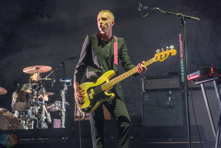 MANCHESTER, UK - NOVEMBER 9: Wolf Alice performs at O2 Apollo Manchester in Manchester, UK on November 9, 2017. (Photo: Sabrina Ramdoyal/Aesthetic Magazine)