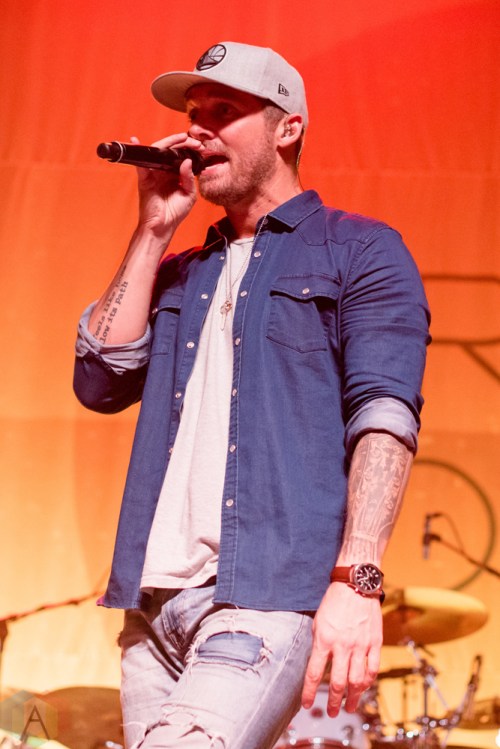 DETROIT, MI - DECEMBER 1: Brett Young performs at Majestic Theatre in Detroit on December 1, 2017. (Photo: Jen Boris/Aesthetic Magazine)