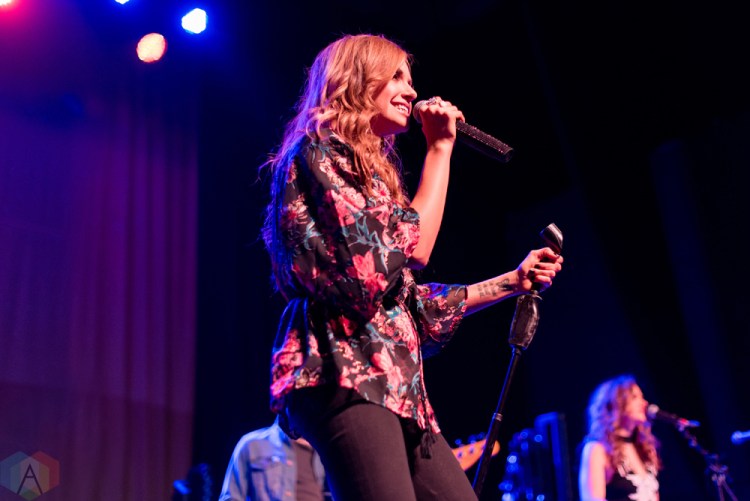 DETROIT, MI - DECEMBER 1: Carly Pearce performs at Majestic Theatre in Detroit on December 1, 2017. (Photo: Jen Boris/Aesthetic Magazine)