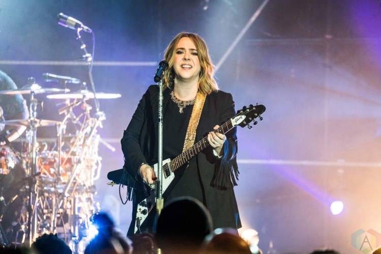 TORONTO, ON - DECEMBER 21: Serena Ryder performs at Danforth Music Hall in Toronto on December 21, 2017. (Photo: Nicole De Khors/Aesthetic Magazine)