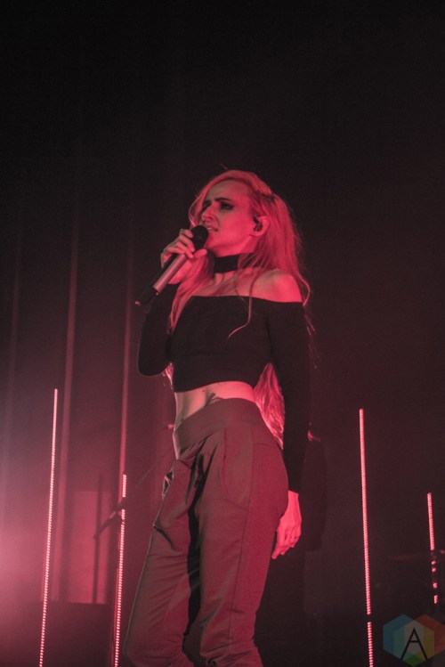VANCOUVER, BC - JANUARY 30: Lights performs at Vogue Theatre in Vancouver on January 30, 2018. (Photo: Emily Chin/Aesthetic Magazine)
