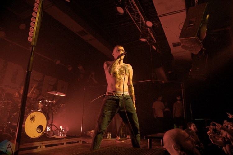 TAMPA, FL - JANUARY 27: Neck Deep performs at The Orpheum in Tampa, Florida on January 27, 2018. (Photo: Jordan Miller/Aesthetic Magazine)