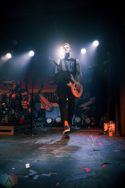 TAMPA, FL - JANUARY 27: Neck Deep performs at The Orpheum in Tampa, Florida on January 27, 2018. (Photo: Jordan Miller/Aesthetic Magazine)