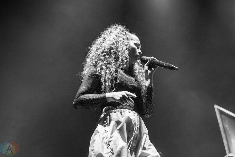 MANCHESTER, UK - FEBRUARY 03: Ella Eyre performs at Manchester Arena in Manchester, UK on February 03, 2018. (Photo: Priti Shikotra/Aesthetic Magazine)
