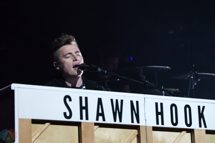 CALGARY, AB - FEBRUARY 12: Shawn Hook performs at Stampede Corral in Calgary on February 12, 2018. (Photo: Adriana Malinowska/Aesthetic Magazine)